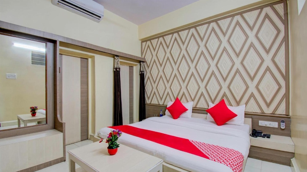 Hotel Neelam Main image